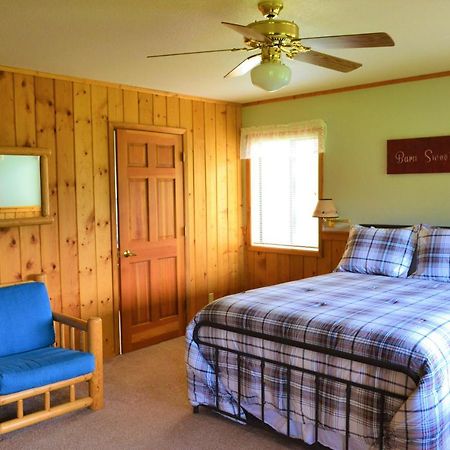 Twin Peaks Guest Ranch Villa Salmon Exterior photo
