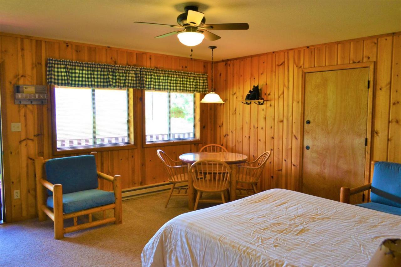 Twin Peaks Guest Ranch Villa Salmon Exterior photo