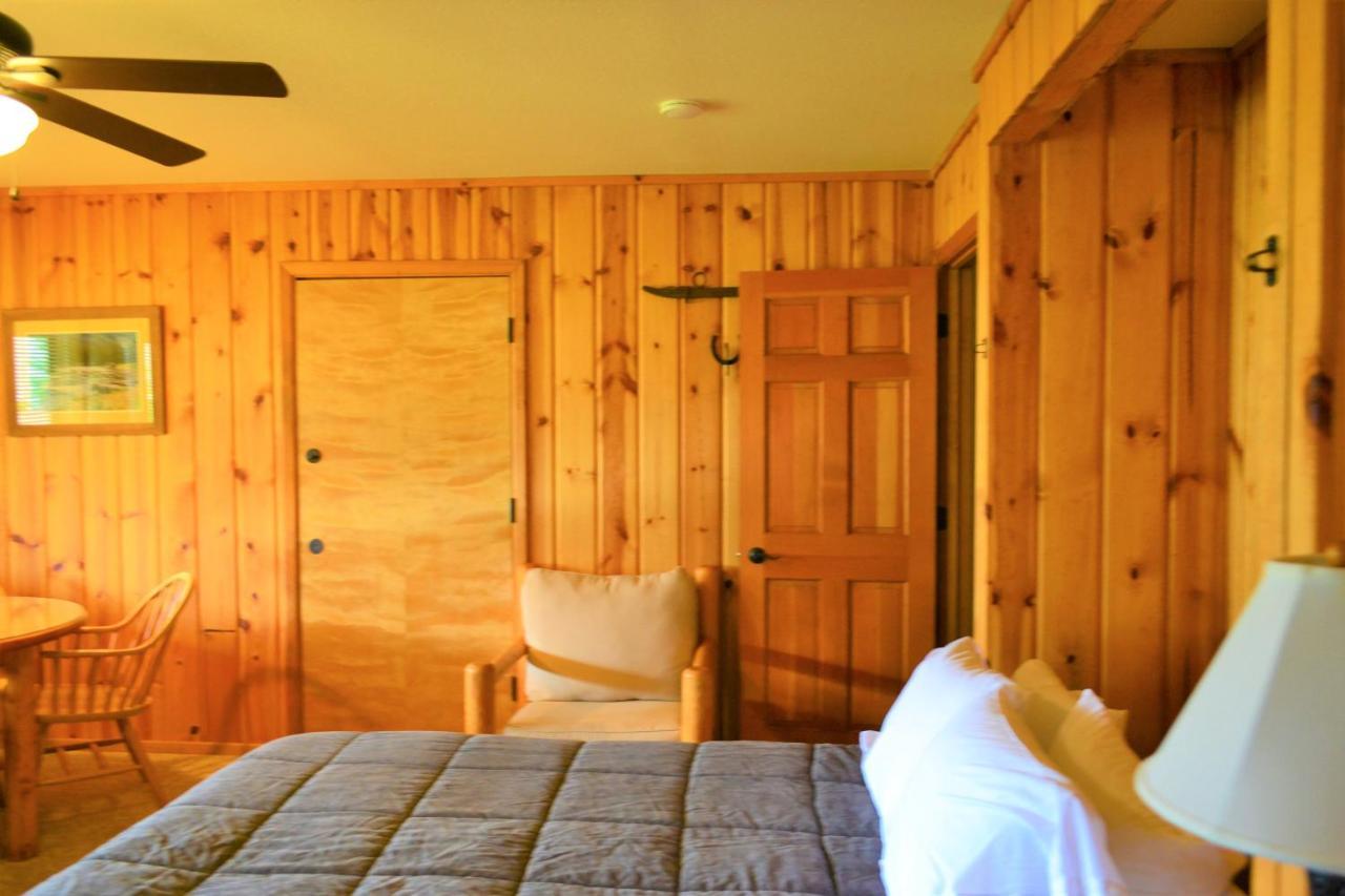 Twin Peaks Guest Ranch Villa Salmon Exterior photo